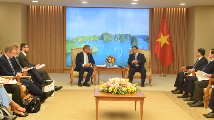 Thủ tướng sồr lơgar Anh dong kờl tam gơl năng lượng ring bal tàm Việt Nam