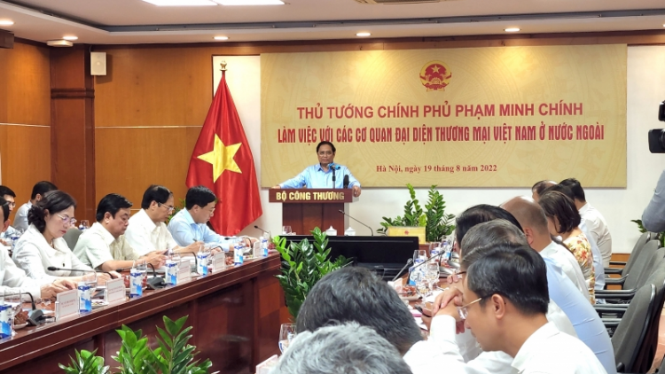 Thủ tướng Cíñ phủ ồng Phạm Minh Chính lơh broă pờ tơlik tơn tàm internet bè broă lơh bơtàu tơnguh drà kă bro tàm lơgar ndai