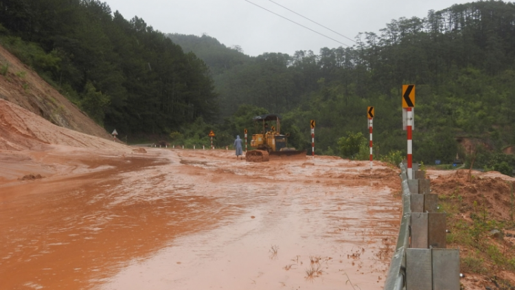 Kon Tum lơh niam wơl gùng lòt tơnơ̆ mìu càr rbŭt dờng sồ 4