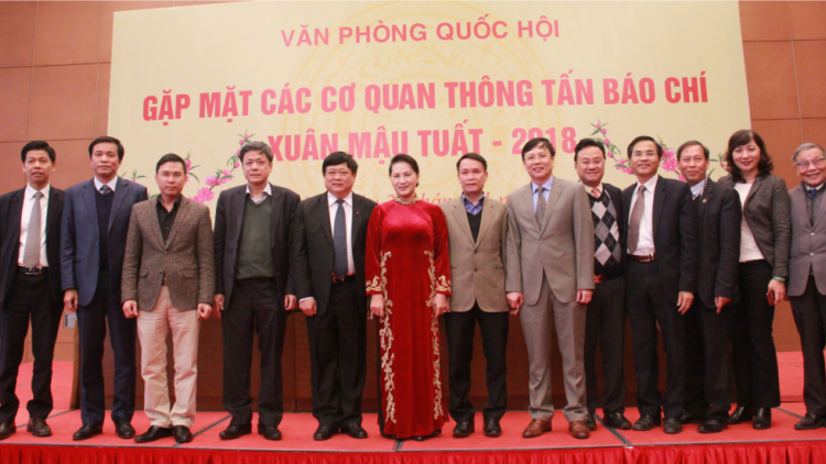 Chủ tịch Quốc hội, mò Nguyễn Thị Kim Ngân tìp mat kuang đơng lam bồ ală anih lơh [au\