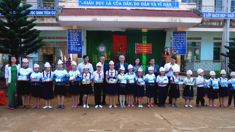 Daklak: Nău rhơn bâh “ntu\k an săm [u\t jrô nti oh” bâh kon hoc nkual njônh ngai.