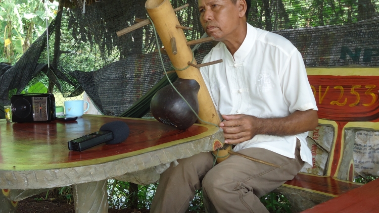 Bu ranh [on Y Hơ- ntung njo\ đah nău kan Đảng đah nuih n’hâm [on lan [on Knia​