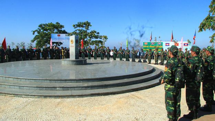 Lễ mbah n’gâng ntăm n’hanh uănh saơ hăn rsong nsum Việt Nam- Lào- Campuchia