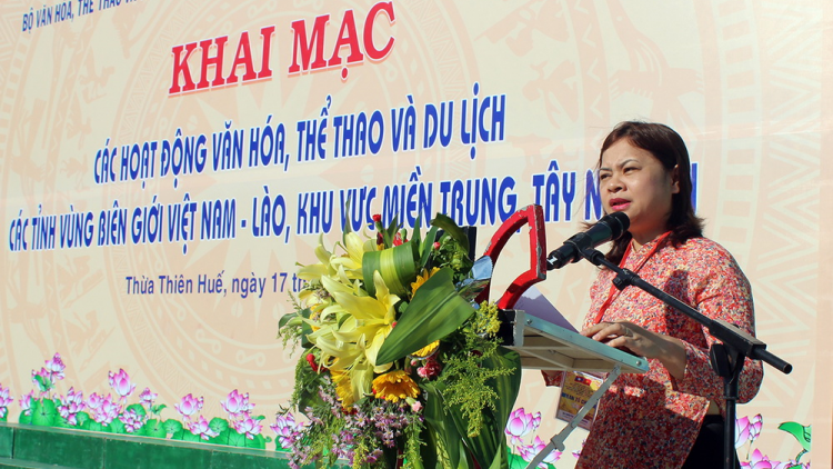 Ăp rnoi nu^h Việt- Lào tâm mâp ta trong Hồ Chí Minh jêng nău nkoch