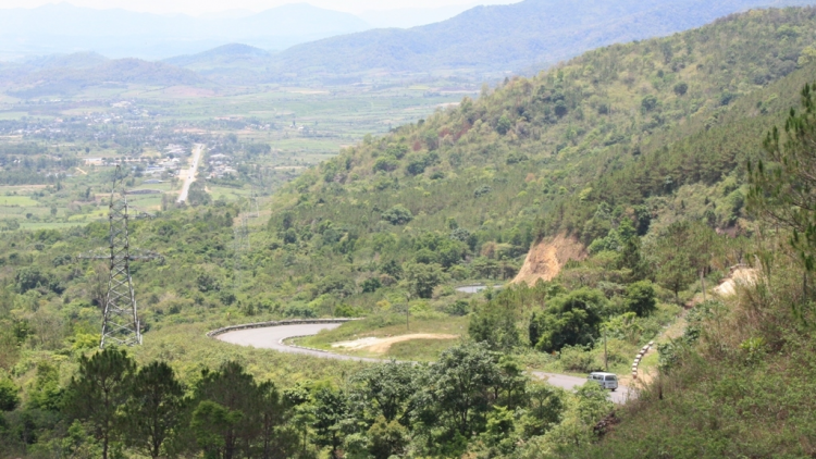 Trường Sơn Đông: Njoat t^ng trong tâm nău nkoch