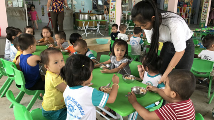 Dak Lak: Mô to\ng bơi 1.000 nai n’hanh cán bộ mât uănh ta gưl mầm non