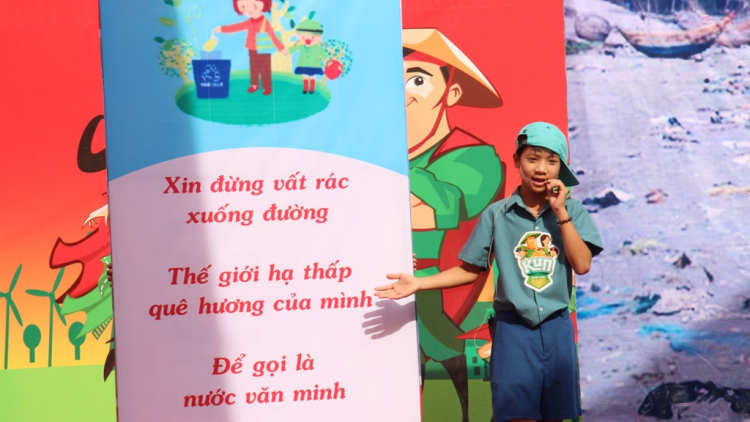 Dak Lak: R[o\ng t^ng bôk nău kan “Kon se Việt Nam mât njrăng ntu\k ntô gu\ âm”
