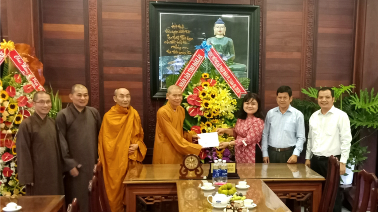 Nu^h leo kan ăp n’gor Tây Nguyên tât khâl, rhơn ăp ntu\k kan phật giáo di nar lễ Phật đản.