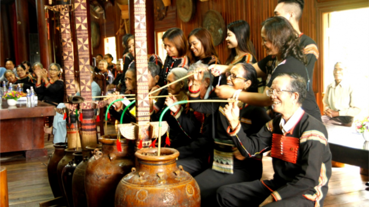 Dak Lak: Ndâk nau [ư rhơn n’hâm soan di Nar lam ntur neh nu\h âk năm deh