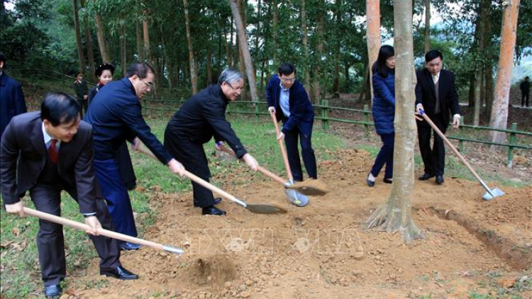 Wa Trần Quốc Vượng râng lễ rgo\ jă “Tết tăm si năm mhe Canh Tý 2020” ta Tuyên Quang