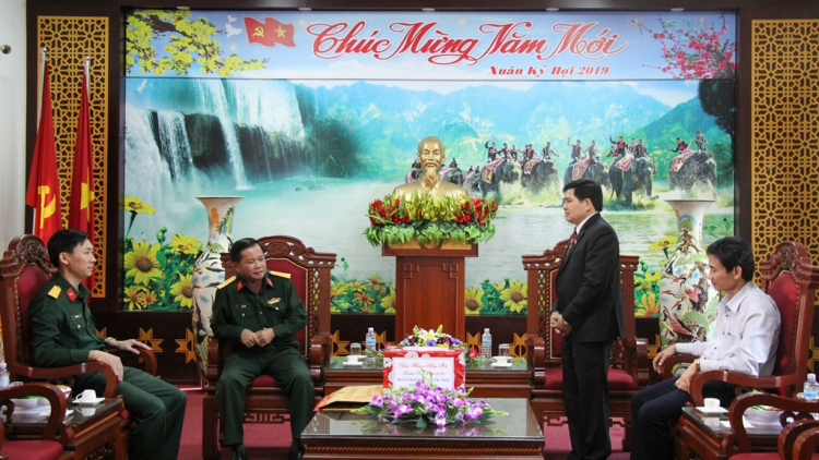 Mpôl đại biểu Quốc hội n’gor Dak Lak khâl, mbah rhơn Tết ăp nhih pah kan, đơn vị