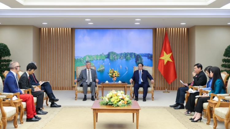 Thủ tướng Phạm Minh Chính wơt Kruanh Viện Pasteur Paris