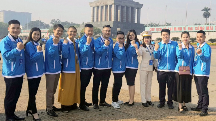 1.000 nu^h ndơn măt an mom ndăm râng Đại hội Hội Liên hiệp mom ndăm Việt Nam mbơh nău dơi kan an wa Hồ.
