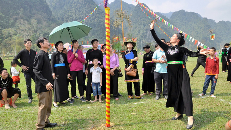 CHƯƠNG TRÌNH KHAY HENG TIỂNG TÀY - NÙNG (Vằn 26 bươn 11 pi 2021)