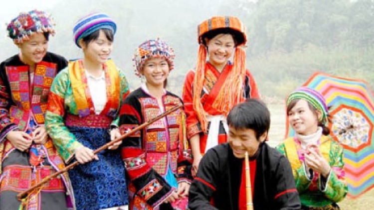 Tương lai những bộ trang phục dân tộc