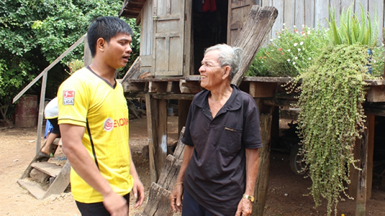 Tuyên dương 200 cán bộ thôn, buôn tiêu biểu