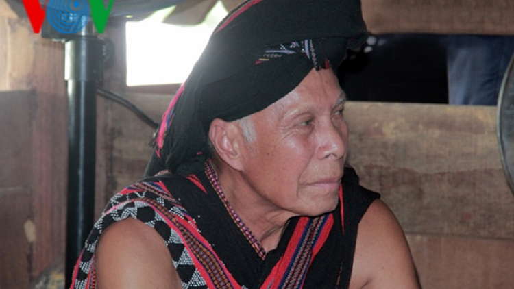 Người A Lưới mang họ Hồ