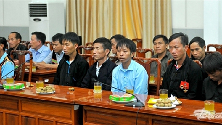 Đoàn già làng, trưởng bản, người có uy tín tỉnh Lai Châu thăm Hà Nội