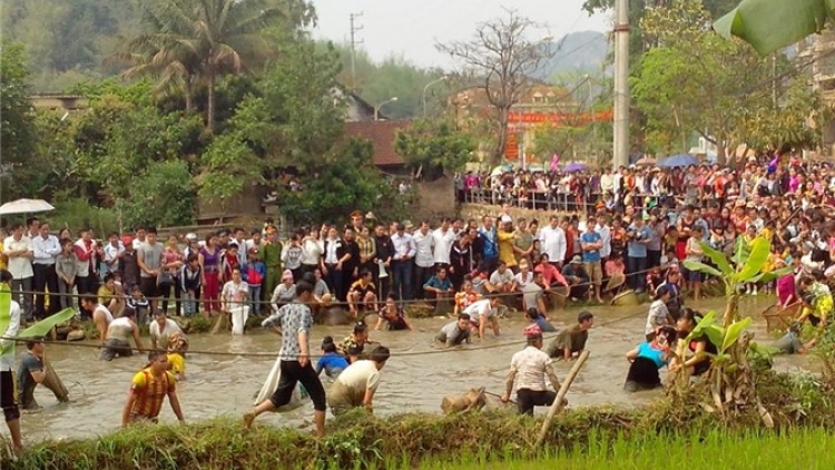 Trai tài là phải giỏi bắt cá!