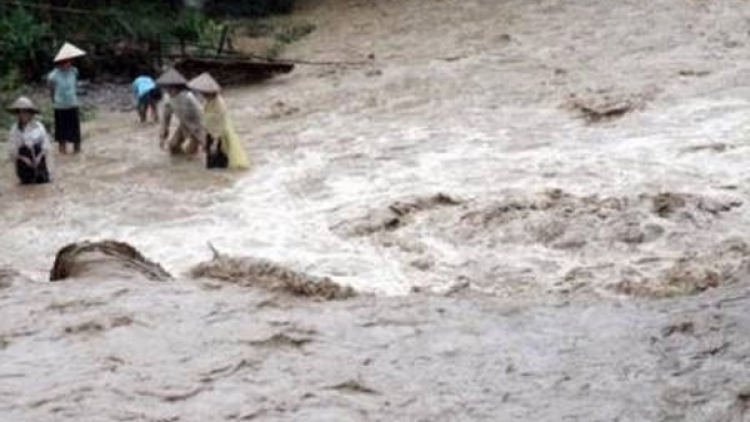 Mường Lát: mưa lũ làm 1 người chết, nhiều bản bị cô lập