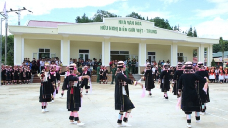 Bộ Quốc phòng bàn giao hai công trình dân sinh cho tỉnh Lai Châu