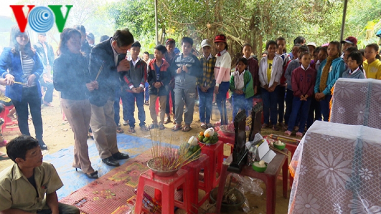 Ăn nhầm trứng cóc, hai trẻ chết, một trẻ nguy kịch