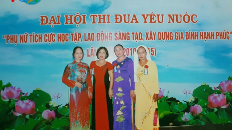 Người phụ nữ Chăm hiến đất làm đường