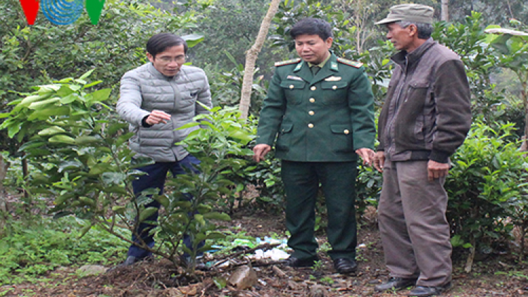 Bộ đội biên phòng Hà Tĩnh ăn tết cùng người dân vùng biên