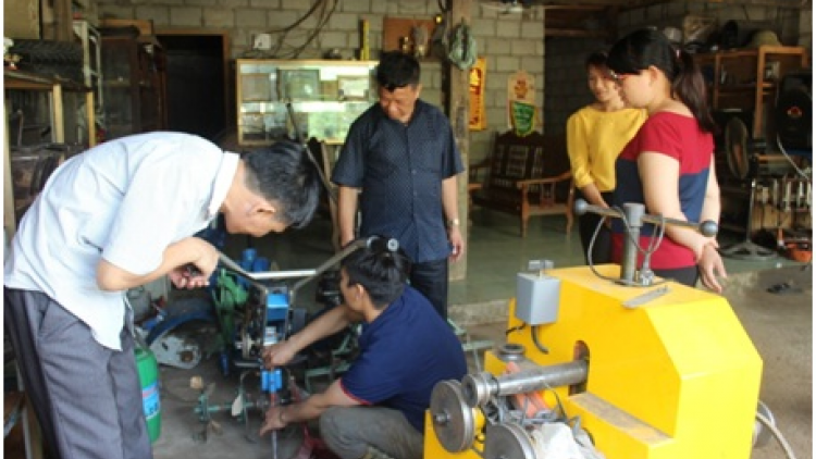 Chàng trai người Tày chế tạo thành công máy nông nghiệp đa năng