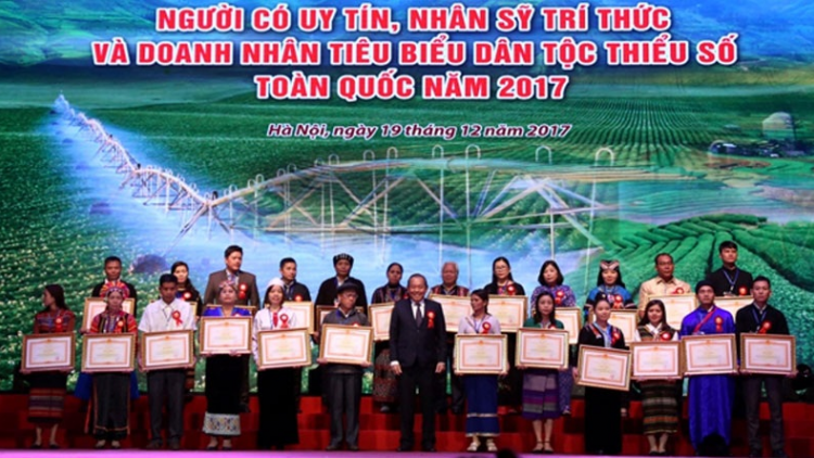 Những nghệ nhân, trí thức đóng góp lớn cho việc phát triển kinh tế - xã hội vùng dân tộc thiểu số