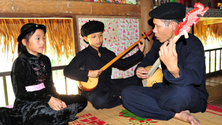 Nghệ thuật chế tác đàn Tính