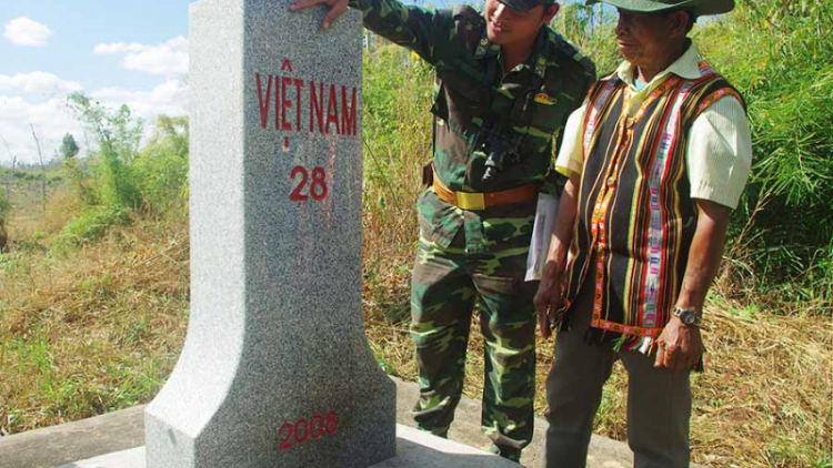 Phát huy vai trò người uy tín trong bảo vệ biên giới
