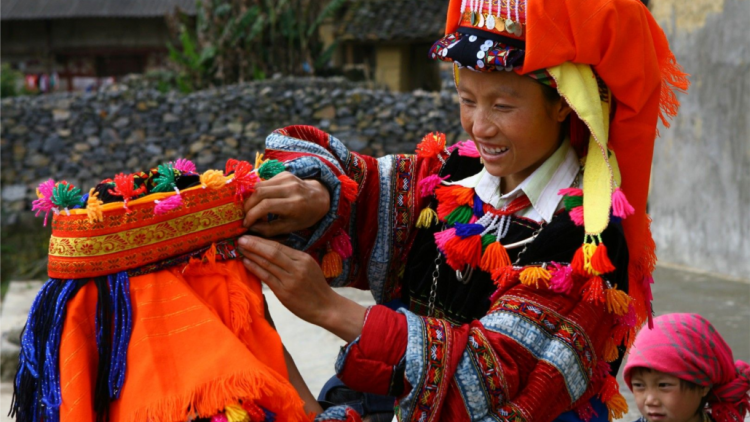 Yêu nhau qua tiếng kèn lá