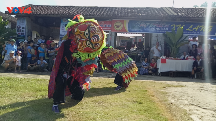 Điệu múa sư tử mèo của người Nùng Phàn Slình xứ Lạng