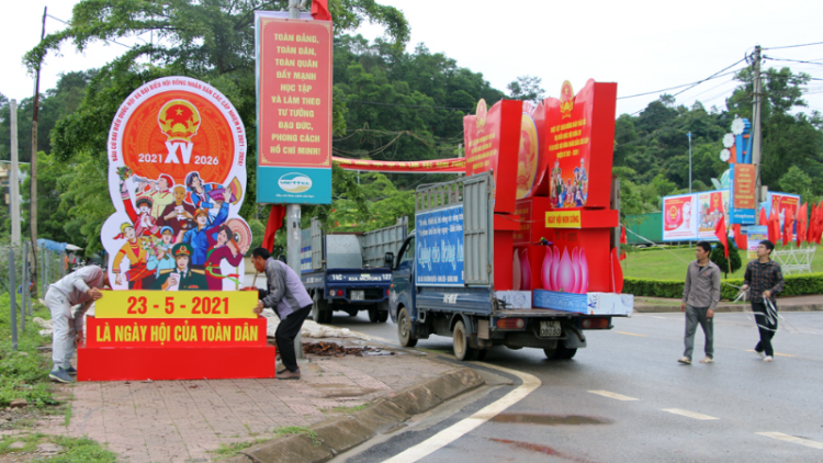 Hướng về ngày hội non sông