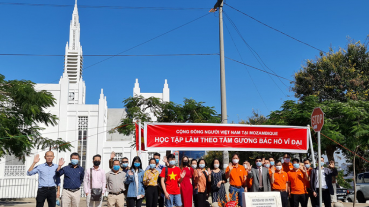 Kỷ niệm 131 năm ngày sinh nhật Bác tại Mozambique