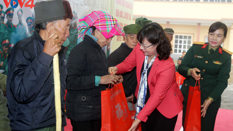 Lào Cai chăm lo tết cho hộ nghèo