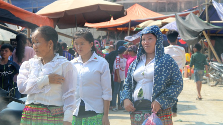 Nhiều hộ Mông ở Thanh Hoá sập bẫy tiền ảo đa cấp