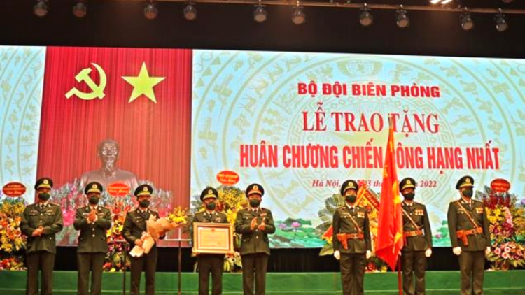Tự hào người lính quân hàm xanh