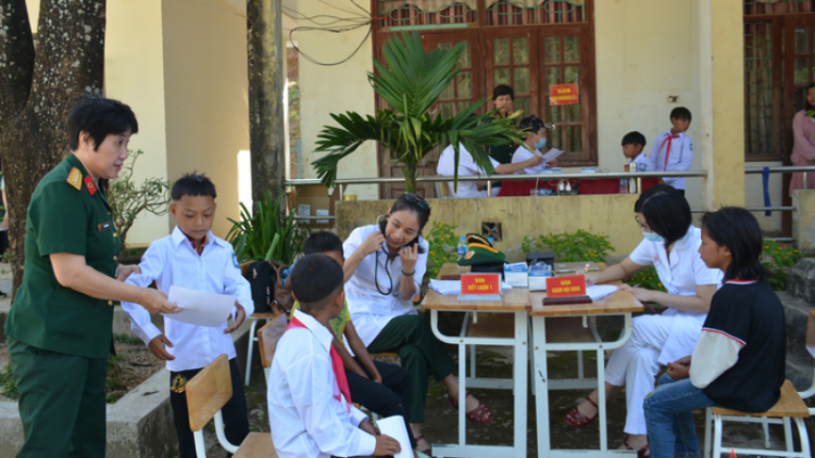 Trung thu với trẻ em nghèo vùng cao