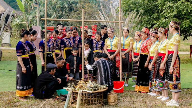 Bản sắc của người Khơ Mú ở Tương Dương