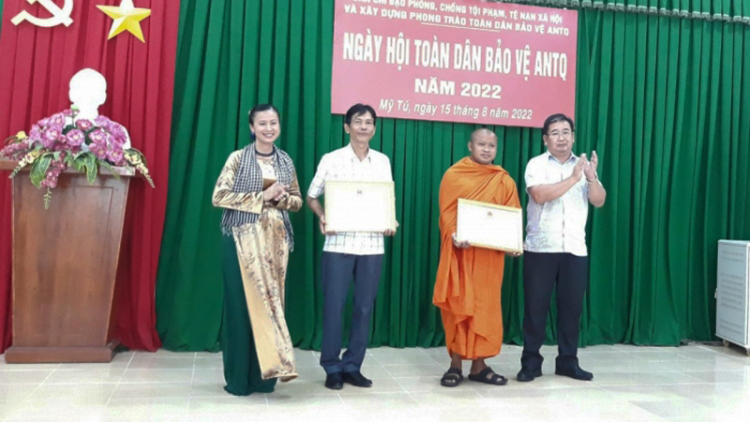 Khi sư sãi tham gia phong trào “Phát huy vai trò toàn dân bảo vệ An ninh Tổ quốc” trong đồng bào Khmer