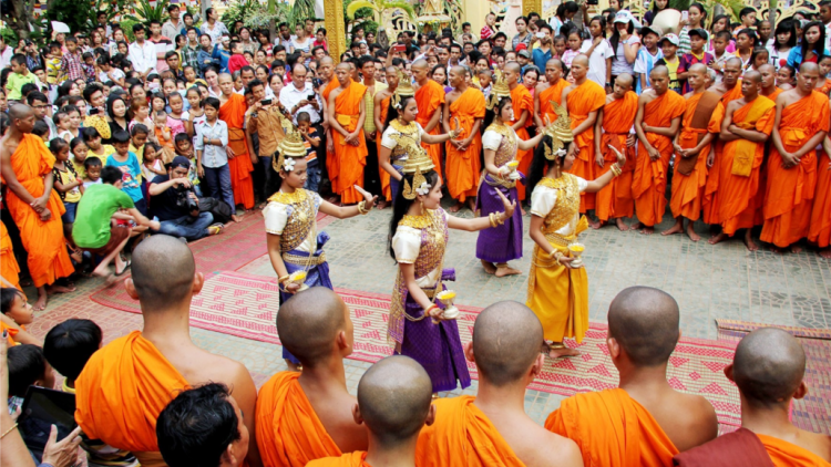 Đồng bào dân tộc Khmer đón Tết Chol Chnam Thmay