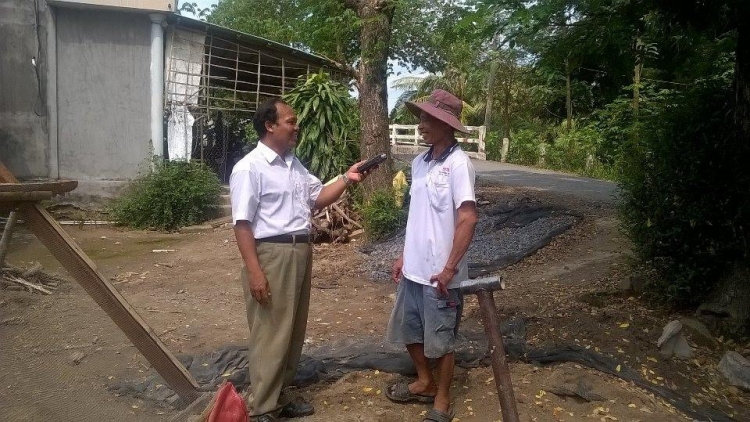 មនោសញ្ជេតនារបស់អ្នកការសែត​ Sơn Ko Sol កំពុងធ្វើការនៅស្ថានីវិទ្យុ ទូរទស្សន៍ទីក្រុង Cần Thơ 12-07-2015