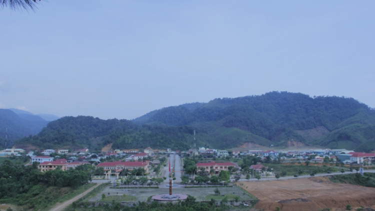 Tây Giang truíh c’lâng lướt t’mêê