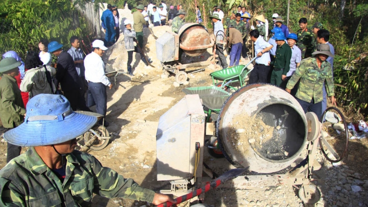 Kontum: Lo pêi cheăng apoăng hơnăm mơjiâng thôn pơlê nếo