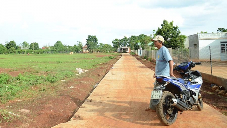 Kuăn pơlê pơlê Groi Hai môi tuăn pro troăng