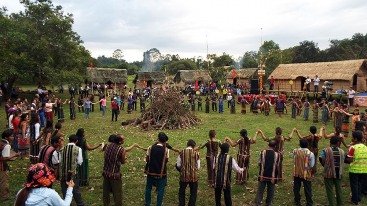 Pơxiâm po Hâi leh tơmeăm mơhno túa le\m tro Mạ - S’Tiêng roh má 1