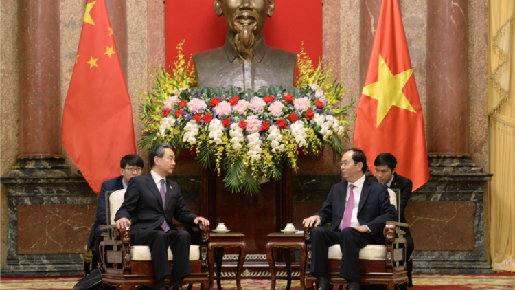 Pâ thế Sinuâ nhoăm tơnêi têa ê drêng tơleăng mơnhên ‘na têa kơx^