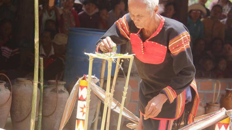 T^ng rơkâu mêi dêi hdroâng Jarai